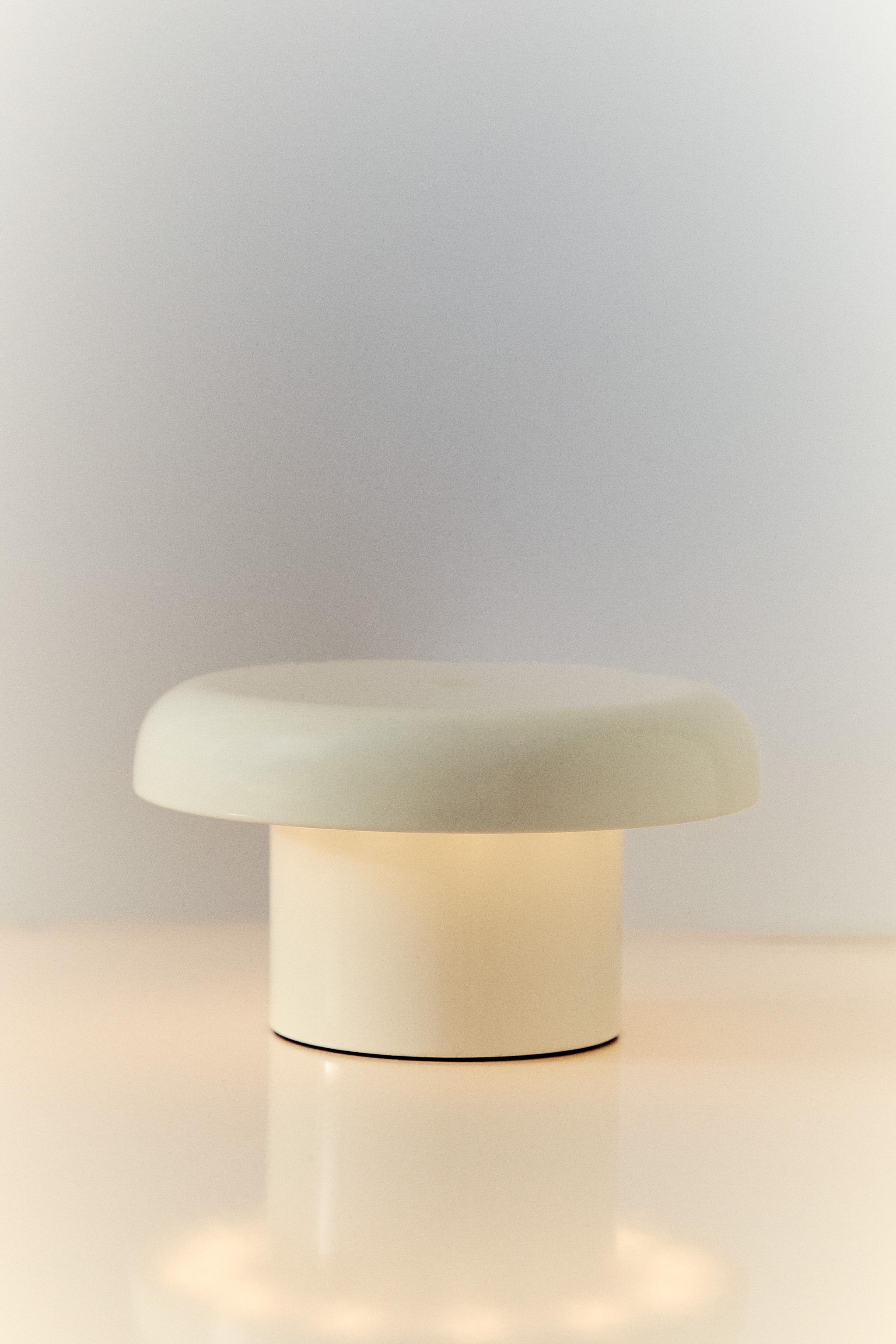 CORDLESS LAMP