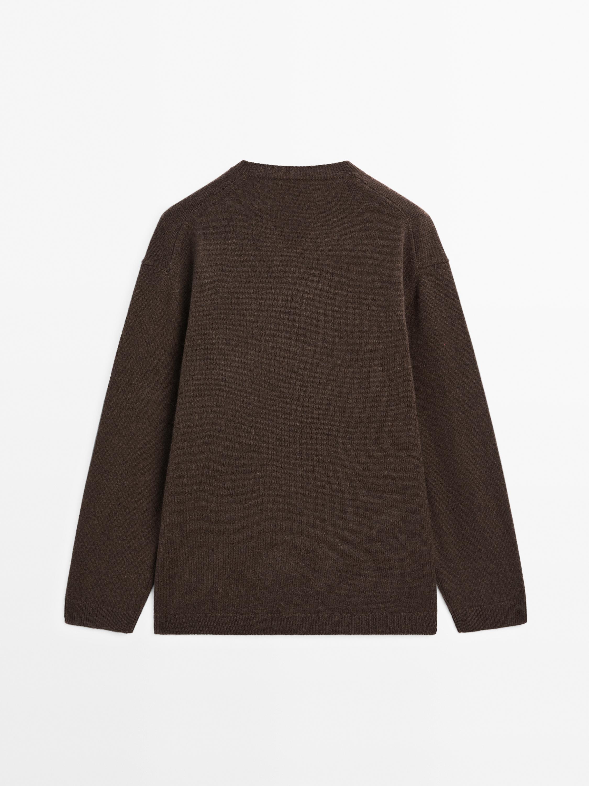 Oversize cashmere V-neck sweater