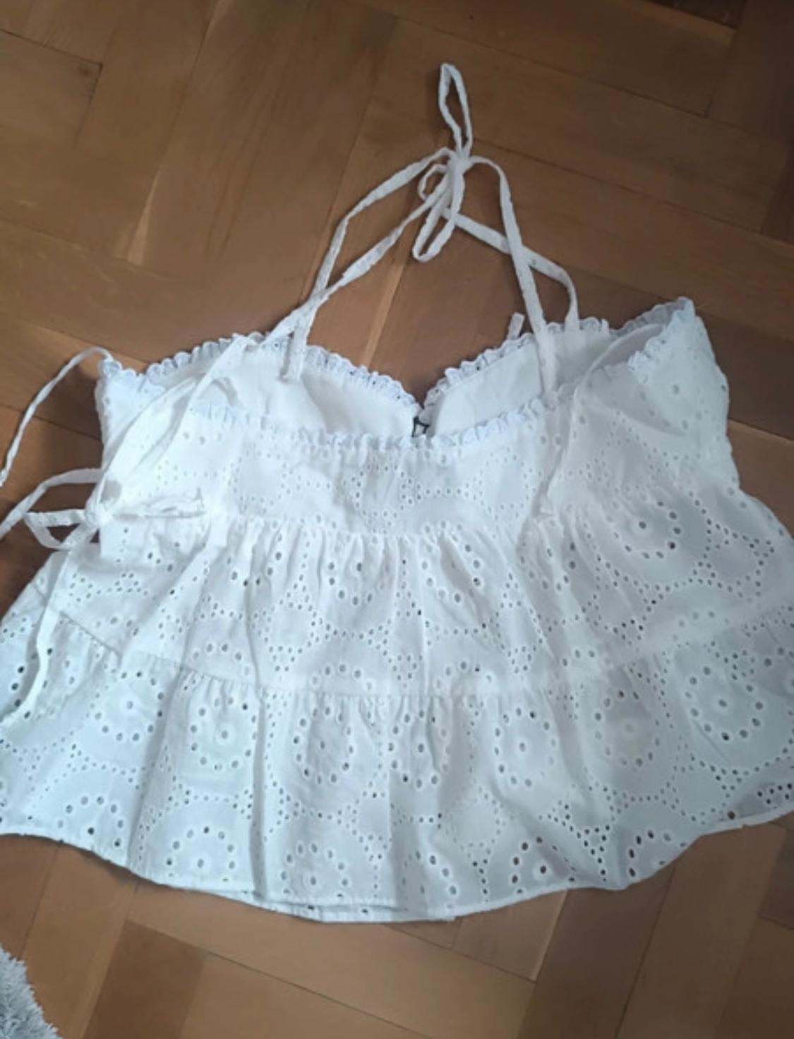 TOP WITH CUTWORK EMBROIDERY - Image 2