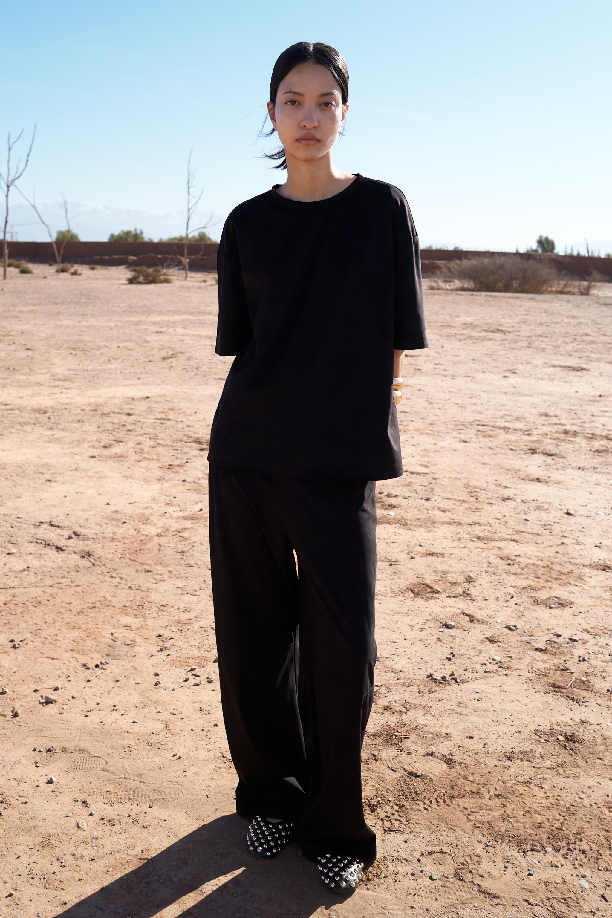 ☆ドイツ発*ZARA*新作*フェイクスエードパンツ/SAND☆ ZARA(ザラ)の「スエード風ハイウエストパンツ」 - PARTE