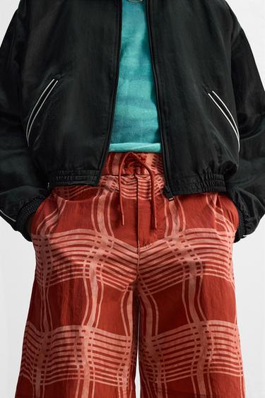 © OTIS KWAME KYE QUAICOE PRINTED LONG SWIMMING TRUNKS - Orange by Zara - Image 5
