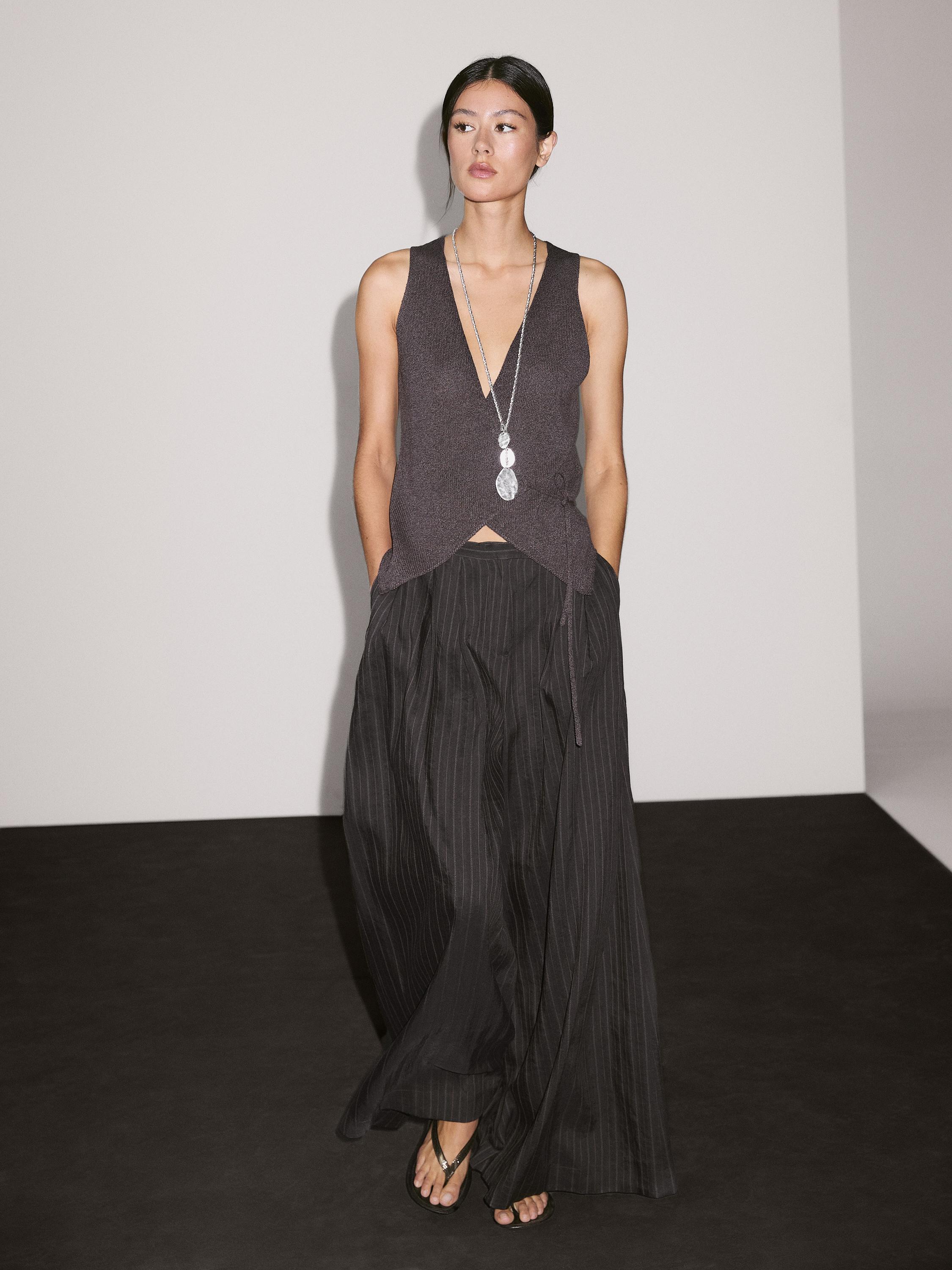 Wide-leg trousers with triple dart detail