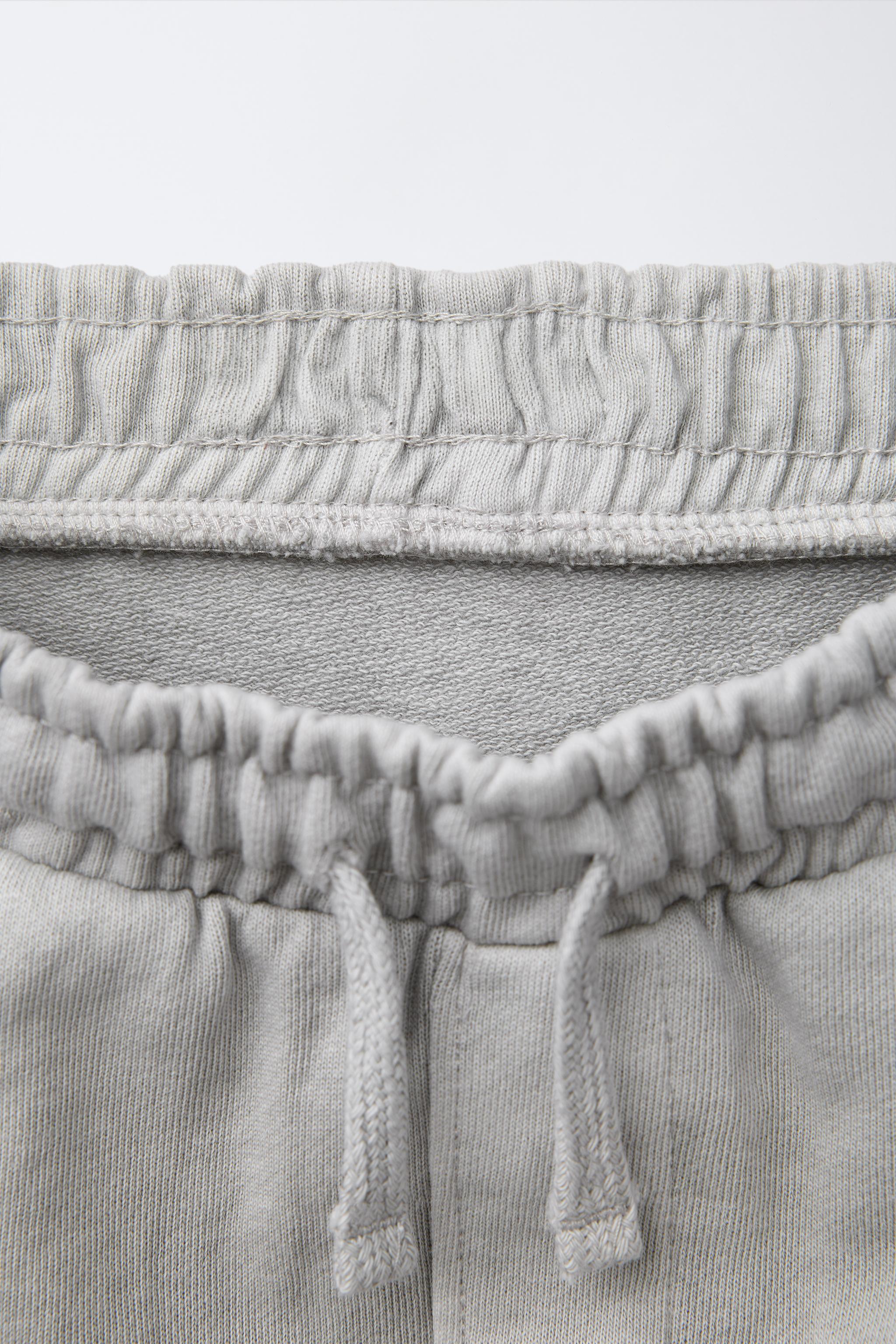 【ZARA】SD BRMD 14 スエード バミューダパンツ 5479/919/610 ピンタック入りバミューダパンツ ZW COLLECTION - ストーン