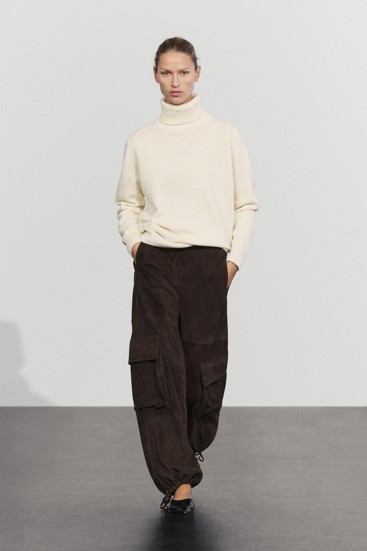 Wool blend turtleneck knit sweater — Ecru