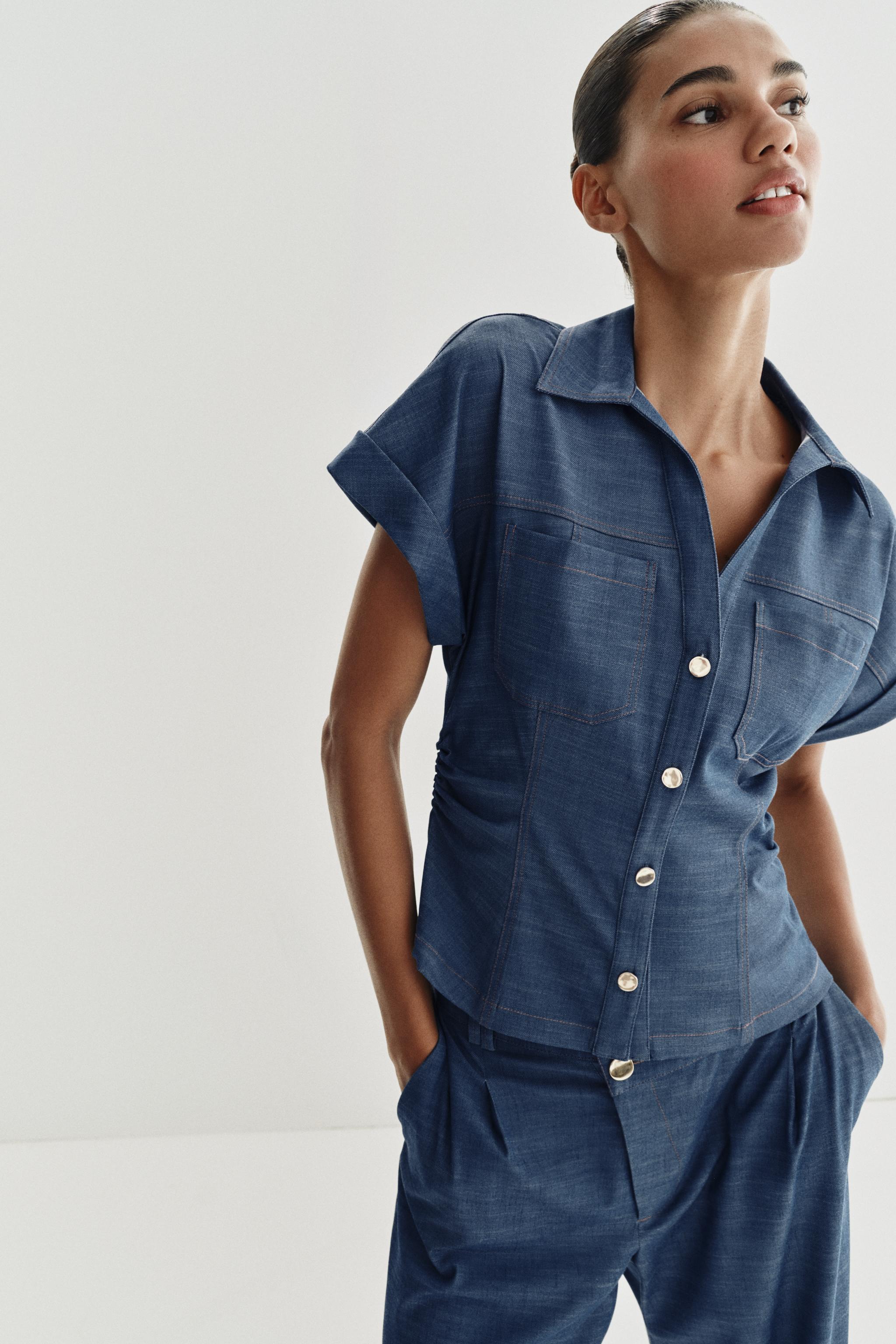 드레이프 타이트핏 셔츠