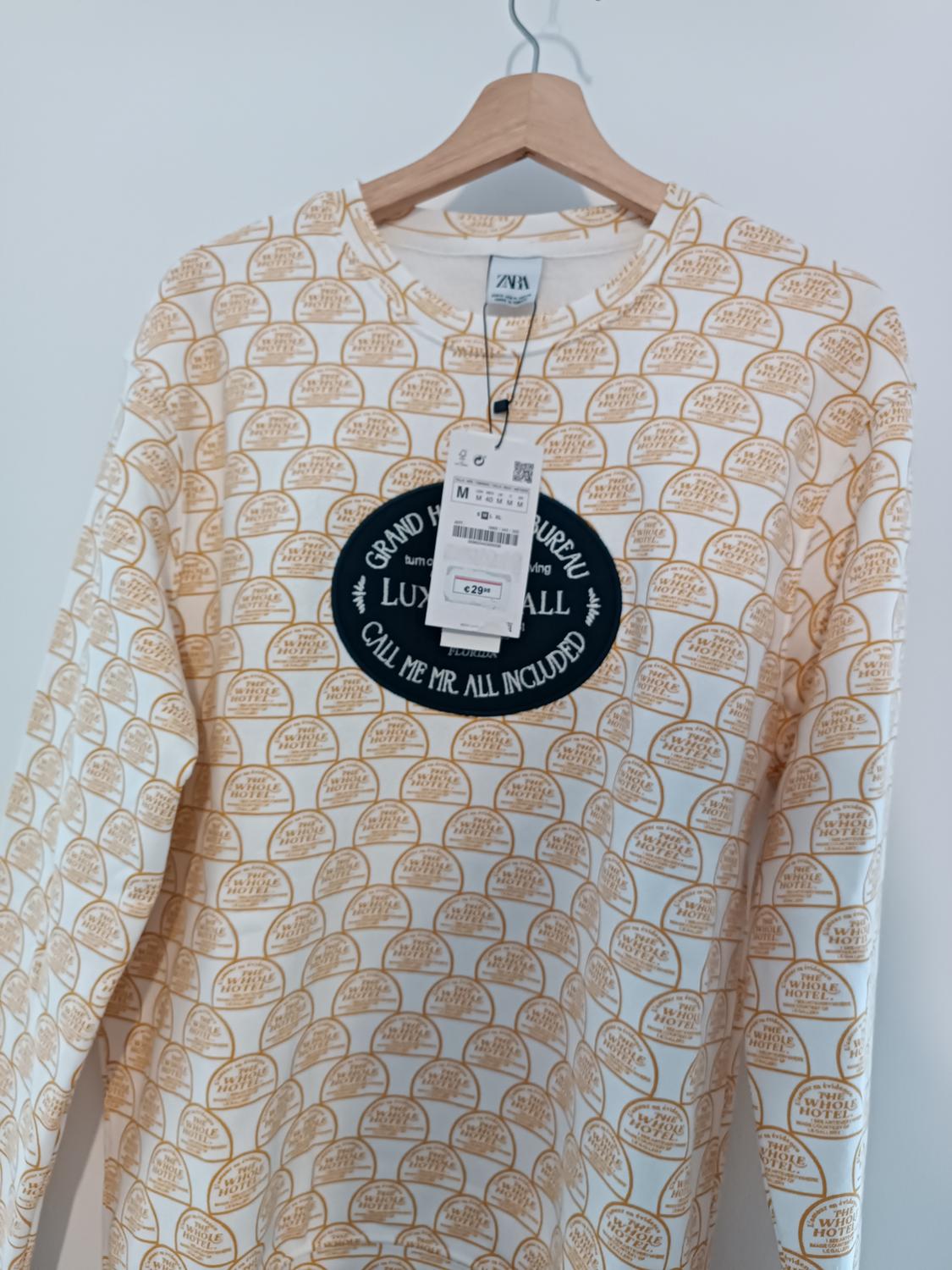 PRINTED SWEATSHIRT WITH PATCH - Image 2