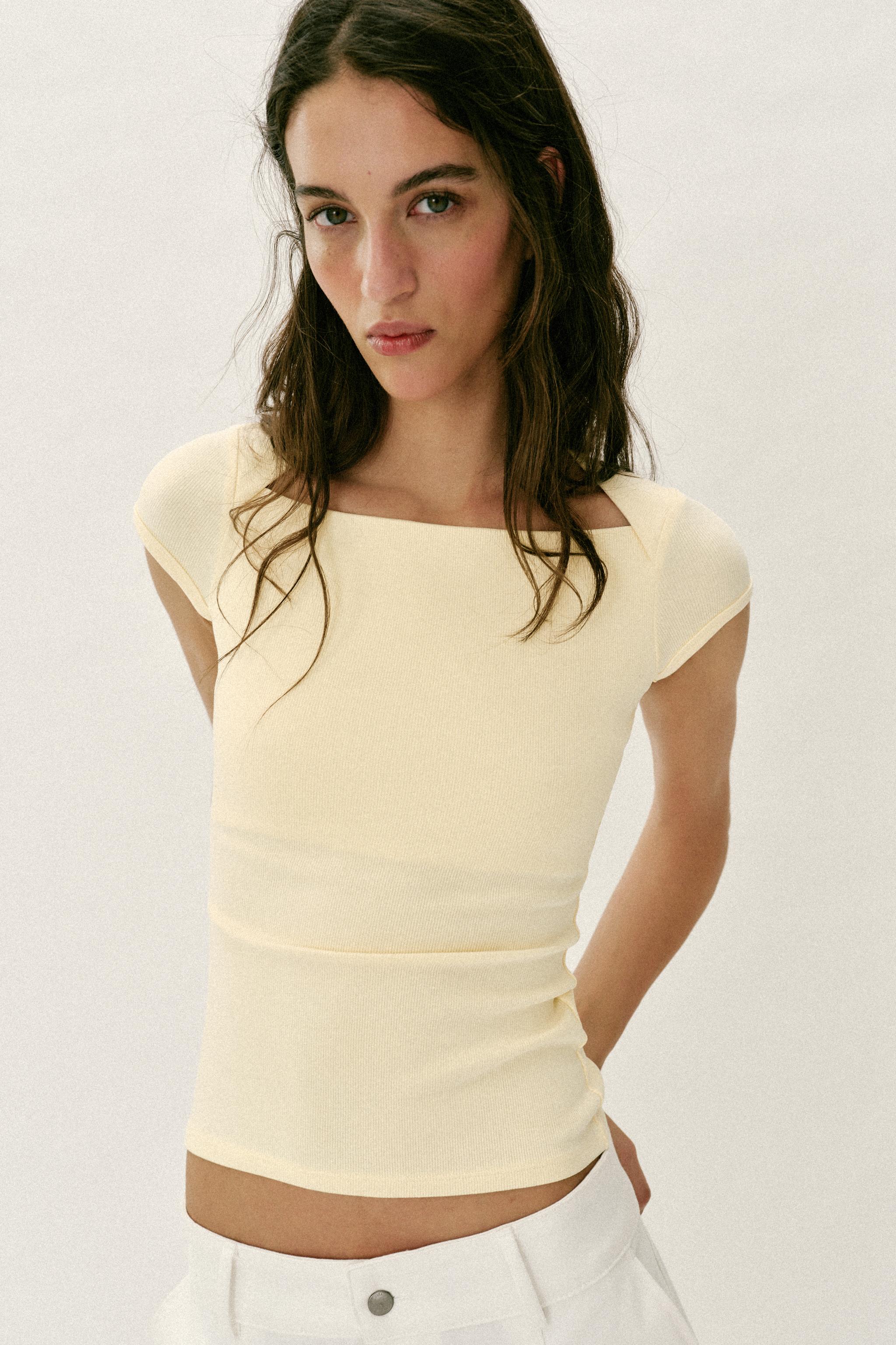 SQUARE NECKLINE T-SHIRT — Yellow