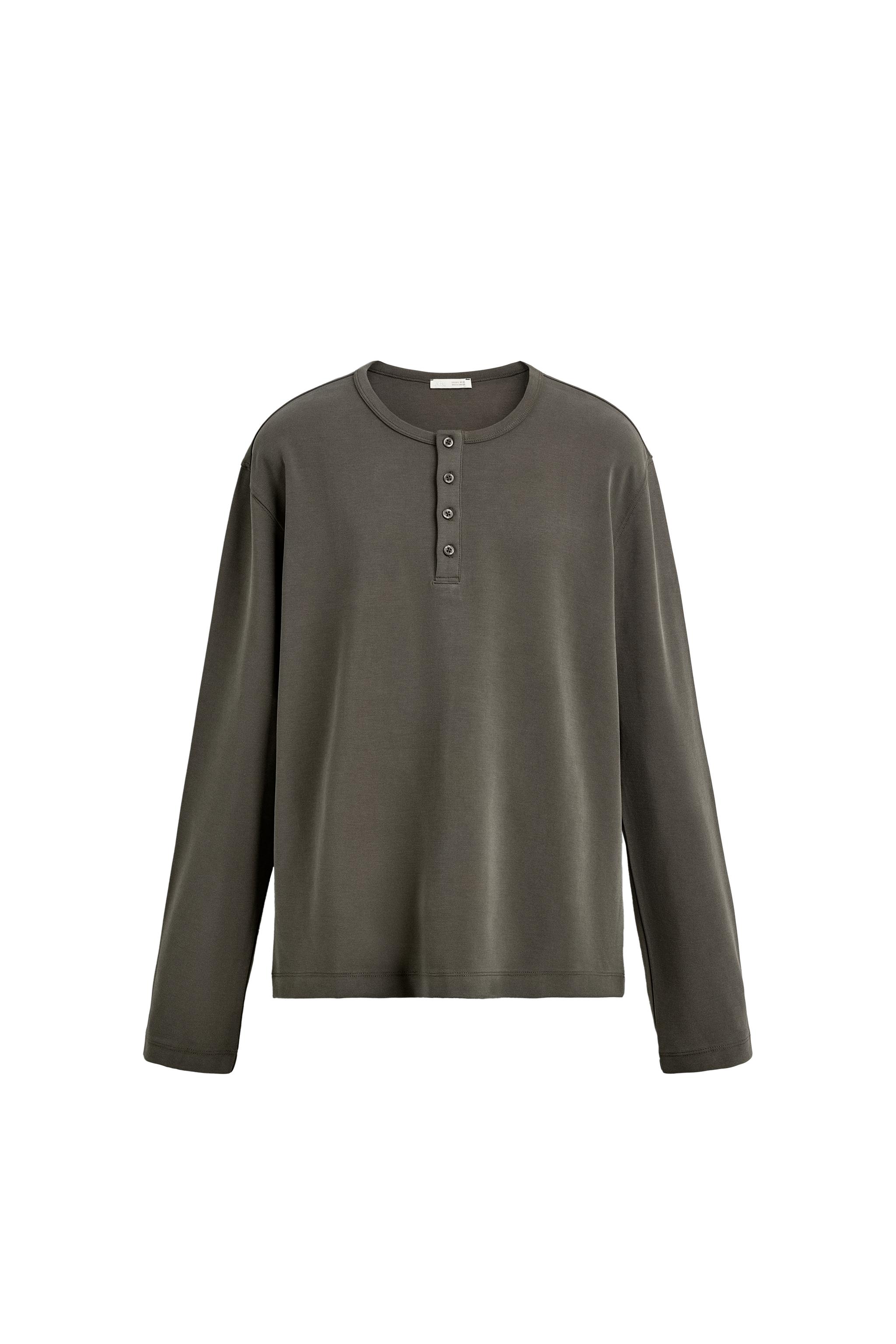 YUMUŞAK DÜĞMELİ YAKA T-SHIRT