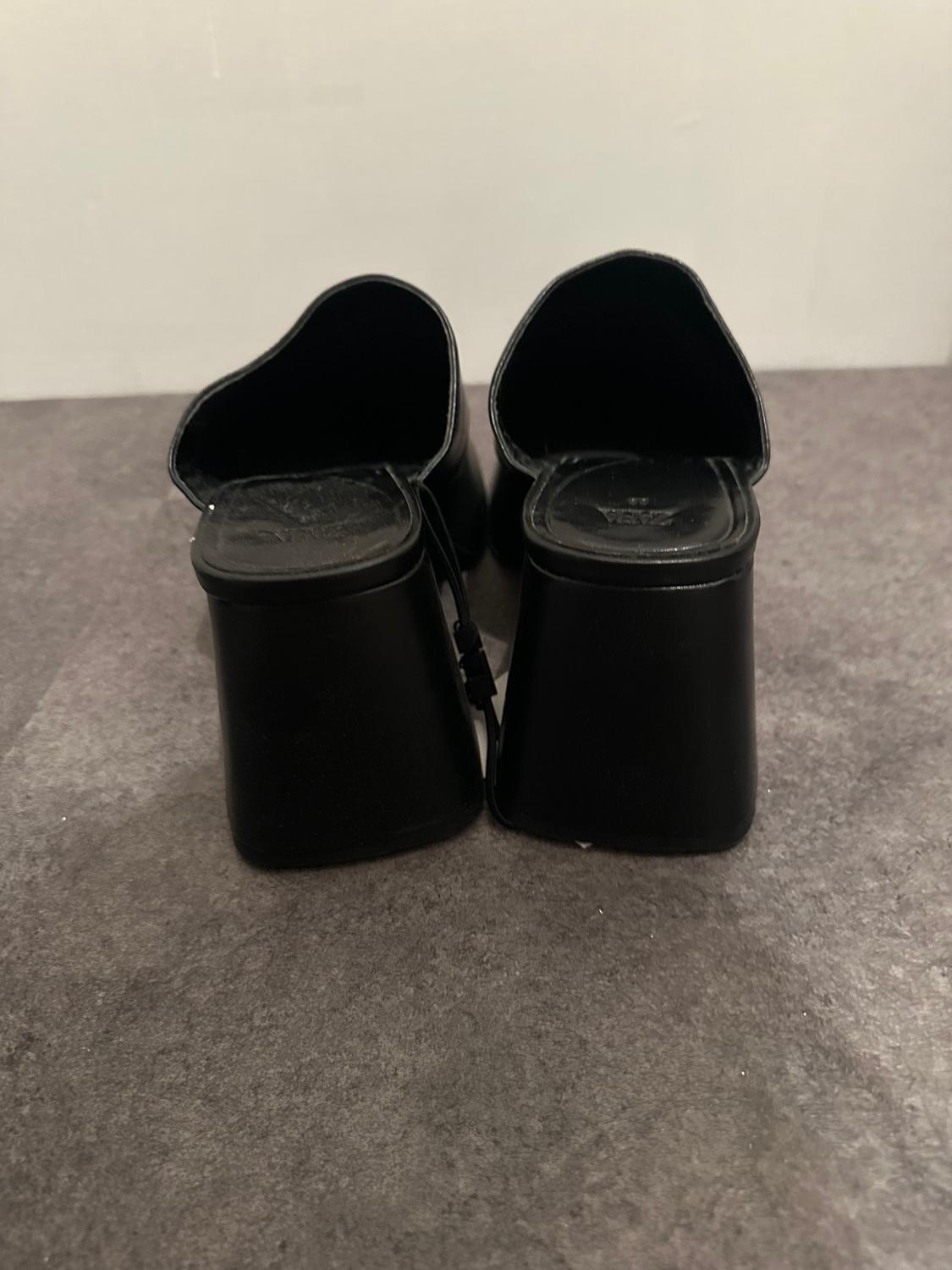 BLOCK HEEL PLATFORM CLOGS - Image 4