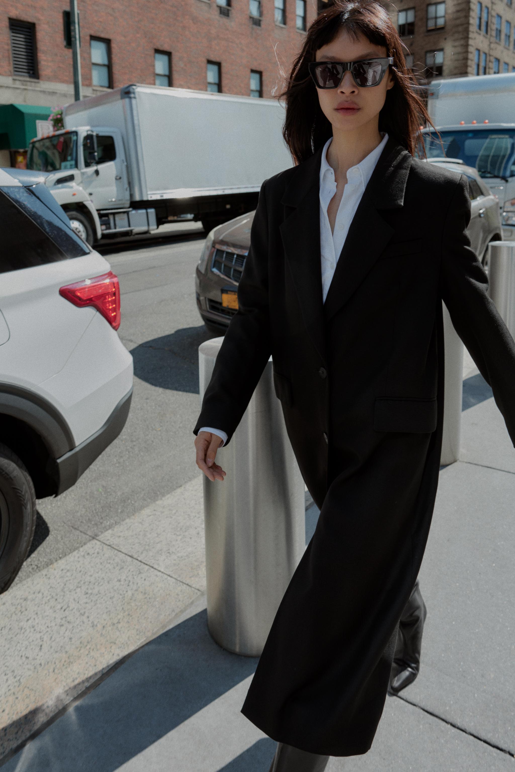 ショルダーパッド入りロングコート - ブラック | ZARA Japan / 日本