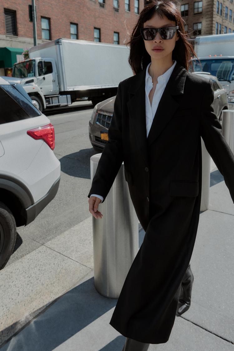 CAPPOTTO LUNGO CON SPALLINE Nero ZARA Italia Italy - Main Image