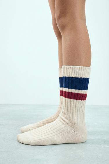 CHAUSSETTES HAUTES À RAYURES - Écru / Bleu de Zara