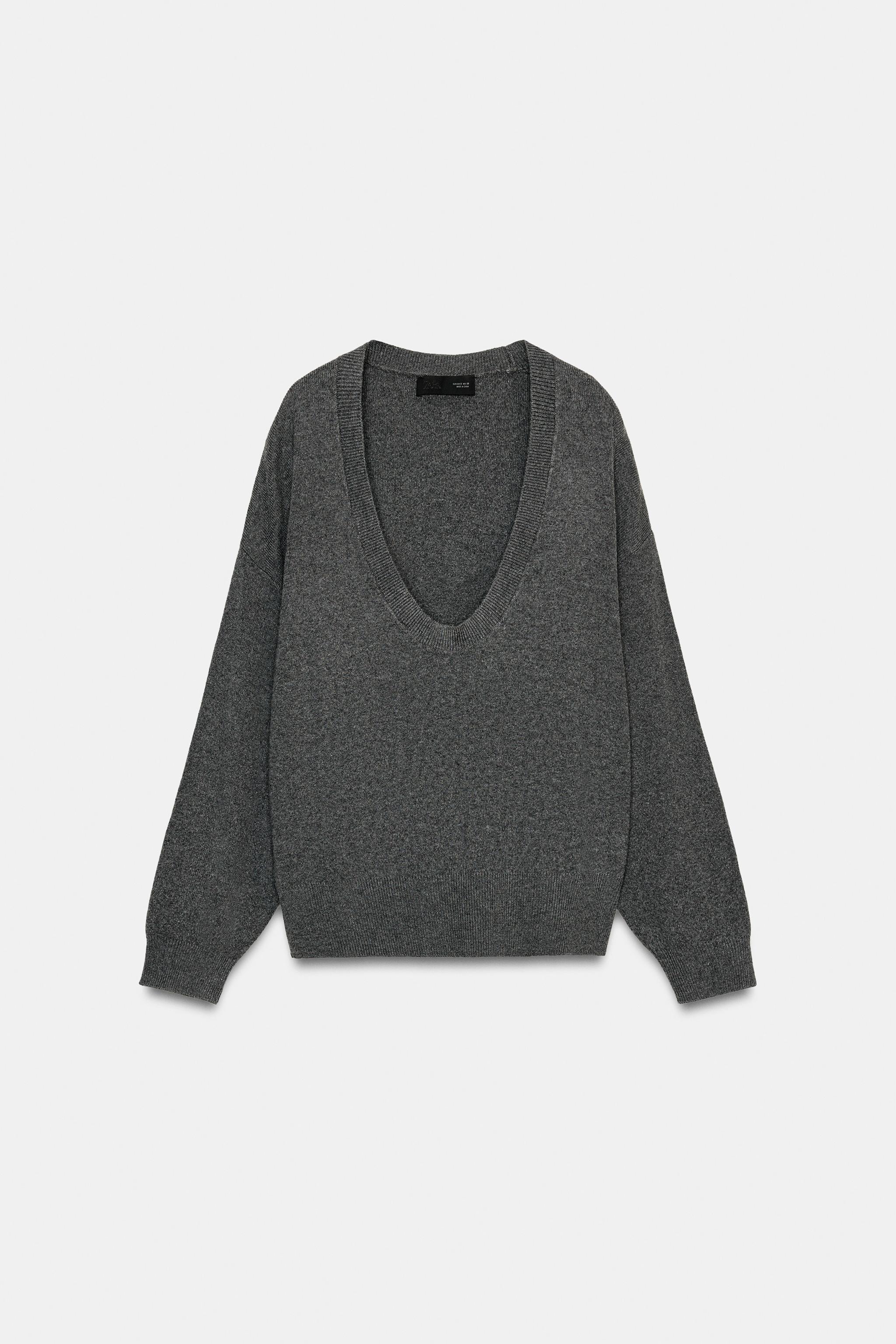DEEP V-NECK KNIT JUMPER