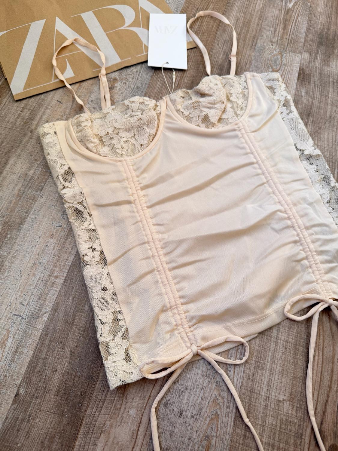 CORSETRY-INSPIRED TOP WITH LACE - Image 4