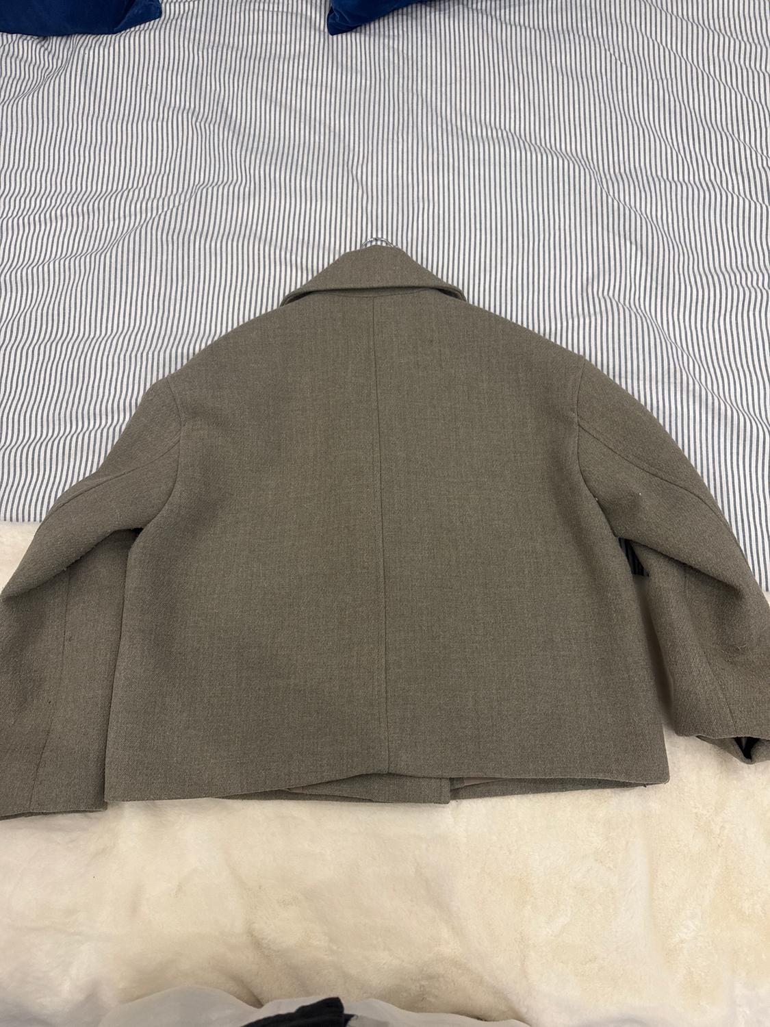 SHORT DOUBLE-BREASTED COAT - Image 3