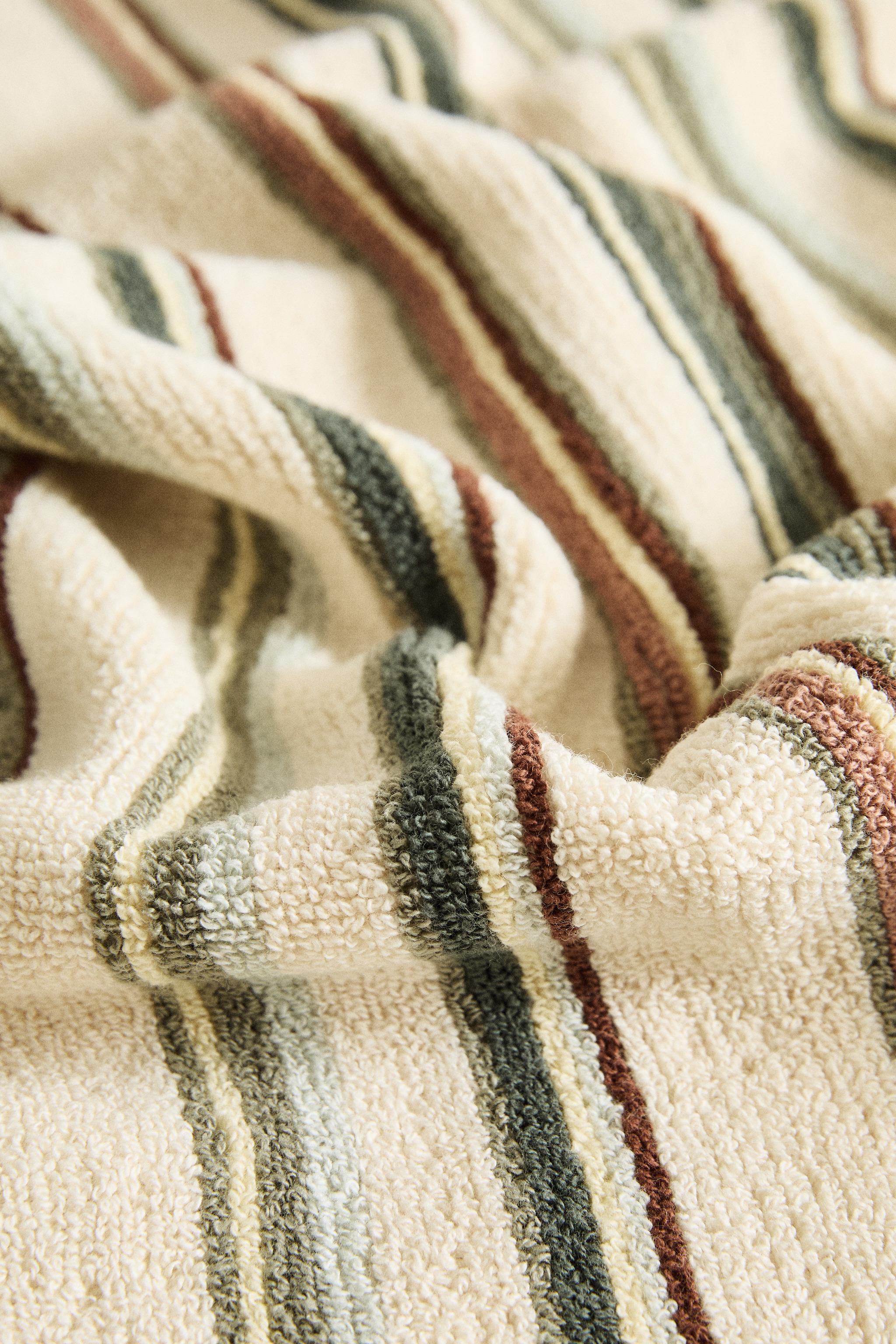 IRREGULAR STRIPED BATH TOWEL