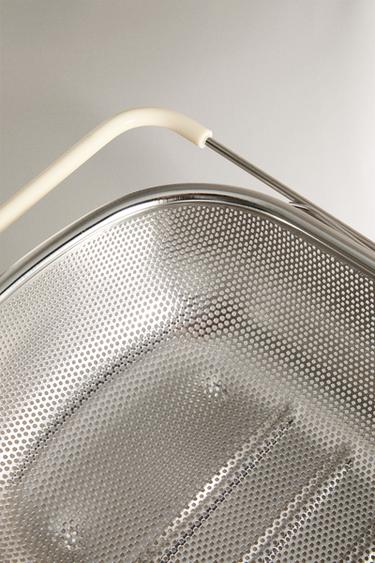 METAL COLANDER - Cream by Zara - Image 4