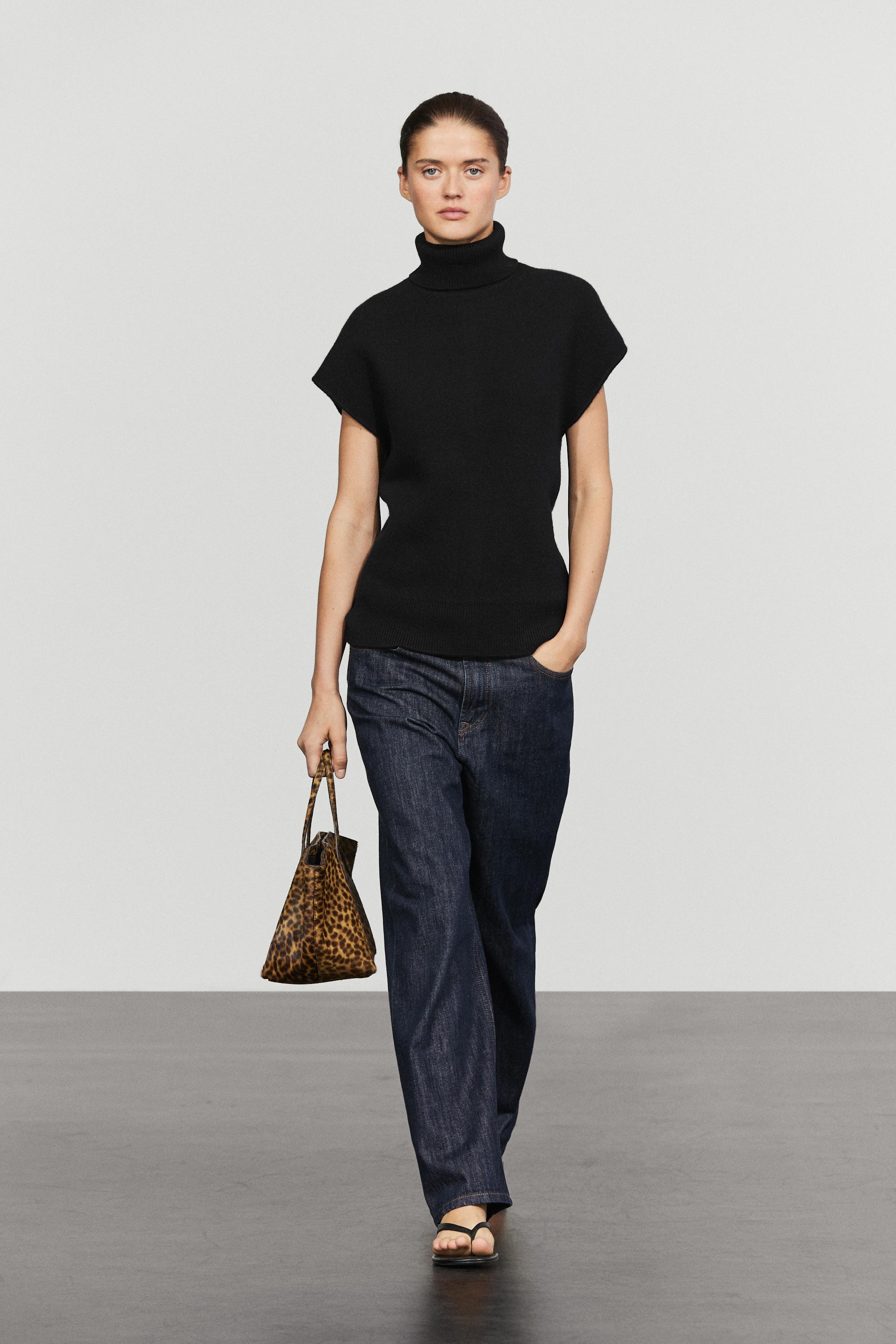 Knit sweater with side vents — Black