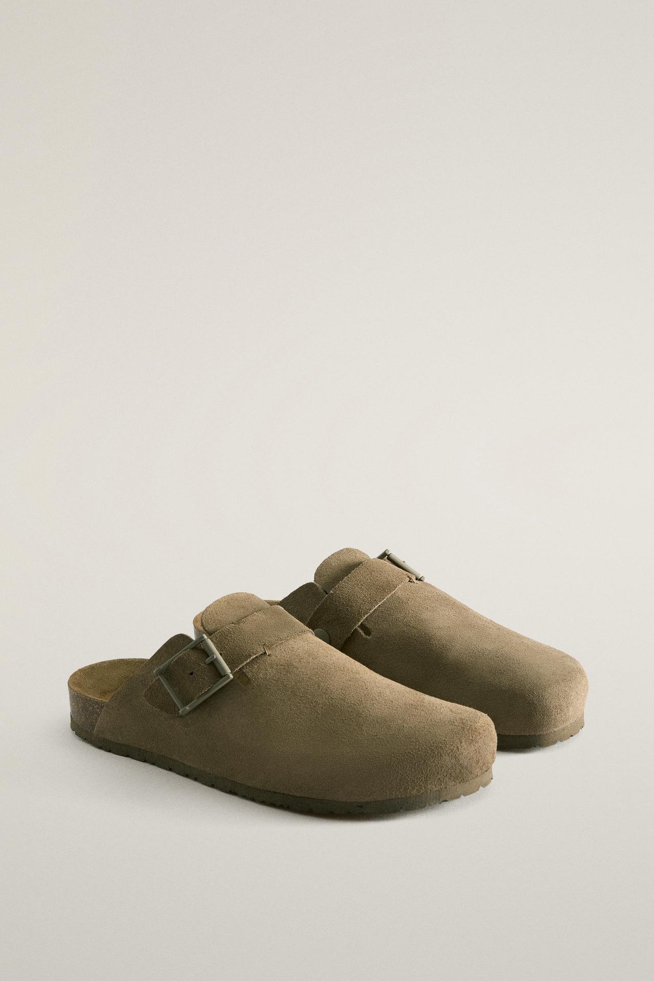 LEATHER CLOGS WITH BUCKLE AND TOPSTITCHING DETAIL — Brown