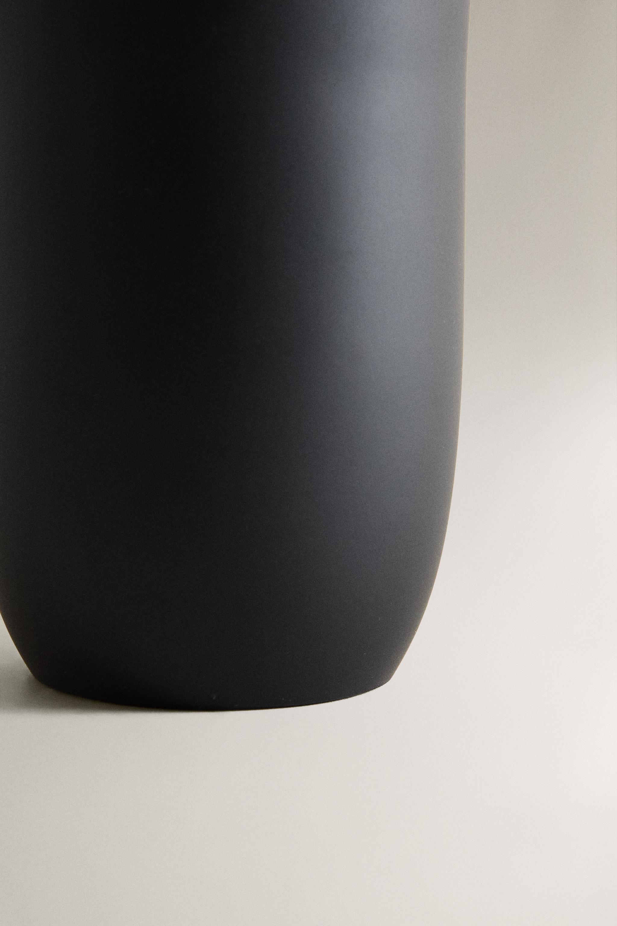 BLACK RESIN TOOTHBRUSH TUMBLER