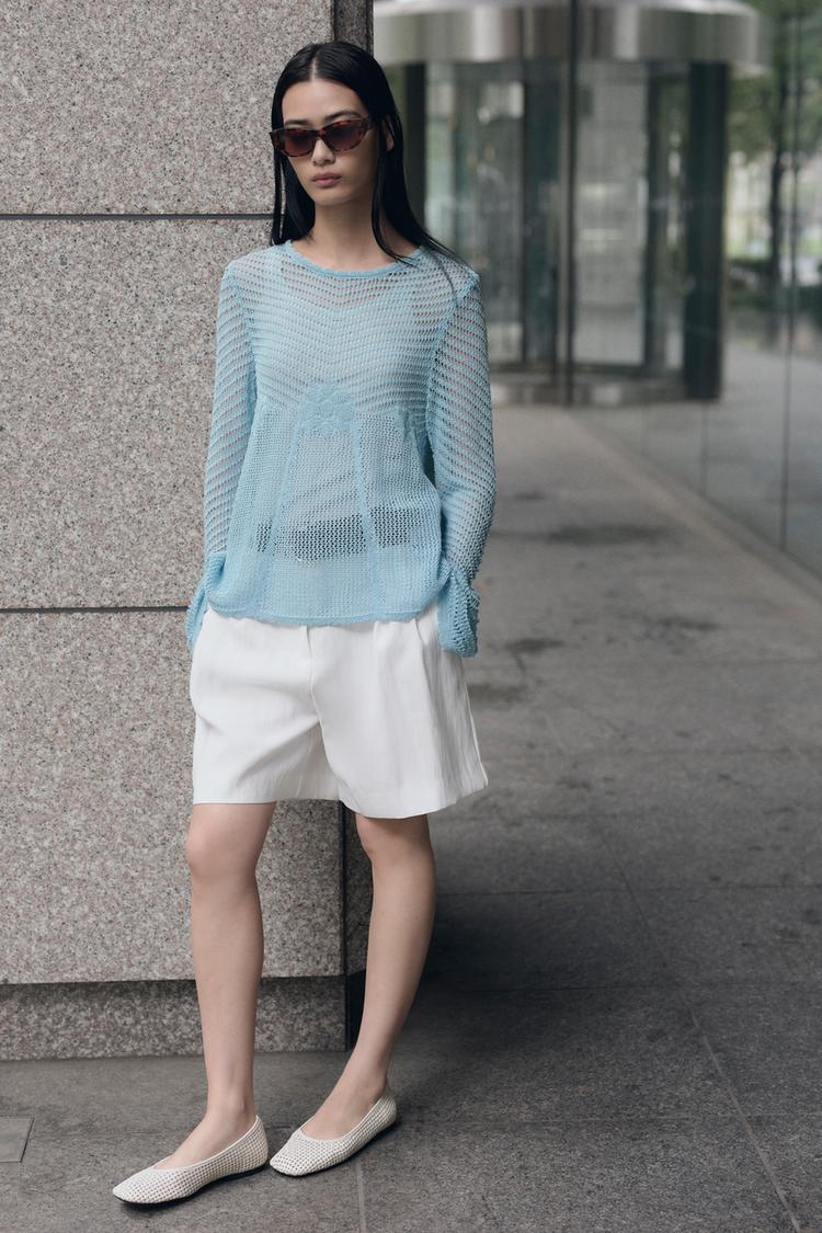 BELTED DARTED BERMUDA SHORTS