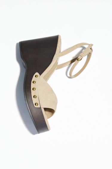 Zara STUDDED SUEDE SANDALS - Sandy Brown