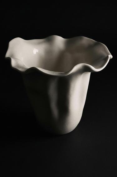 SHINY WAVY EARTHENWARE VASE — white 1
