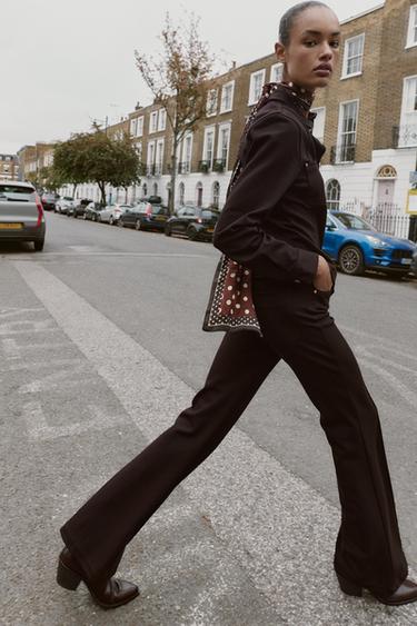 بنطلون فلير بخصر منخفض - بني الخاص بـ Zara