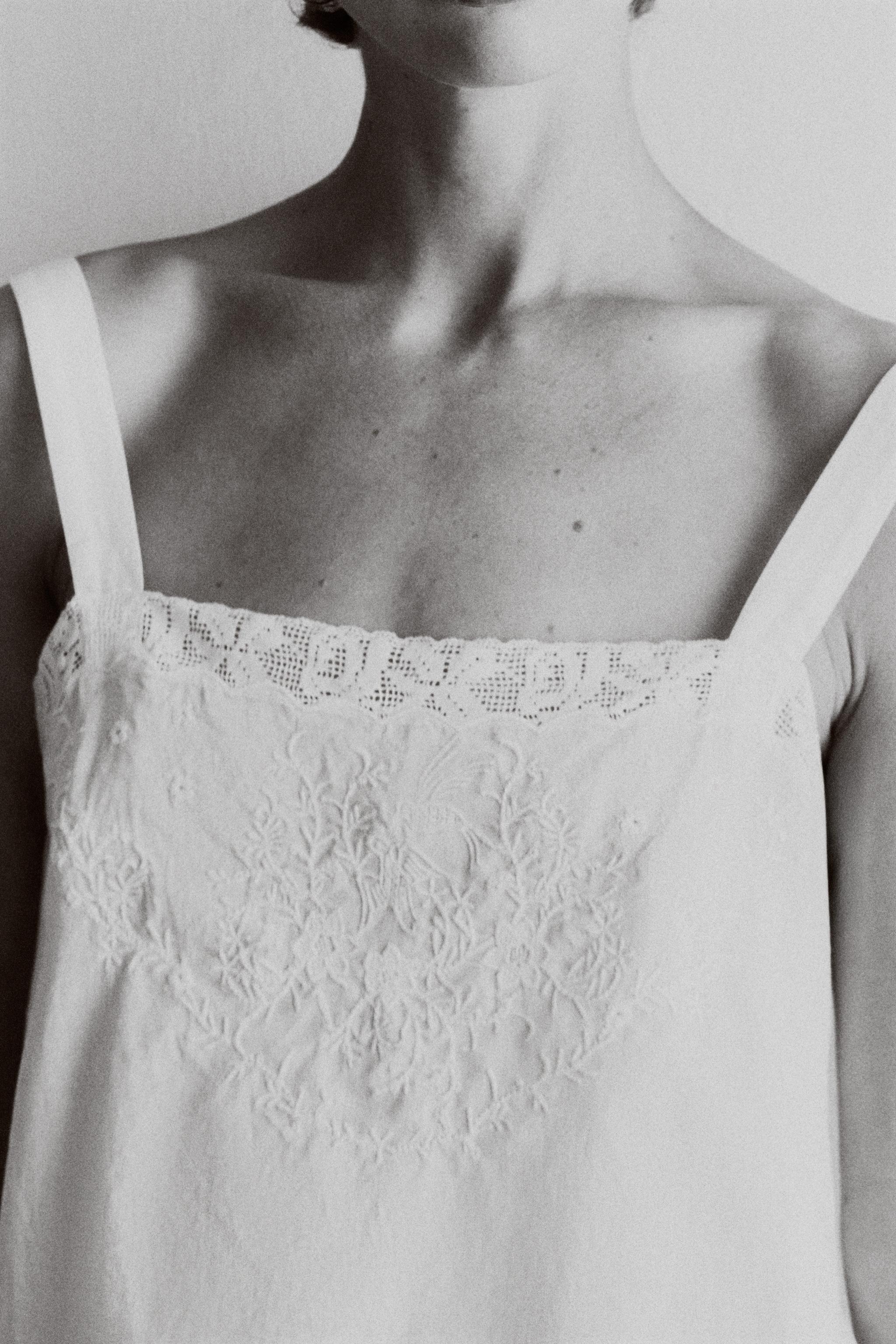 EMBROIDERED COTTON NIGHTGOWN