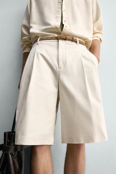 BERMUDA WIDE FIT À PLIS - Blanc cassé de Zara