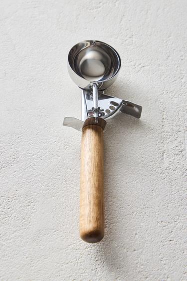 ICE CREAM SPOON WITH ACACIA HANDLE - Brown by Zara