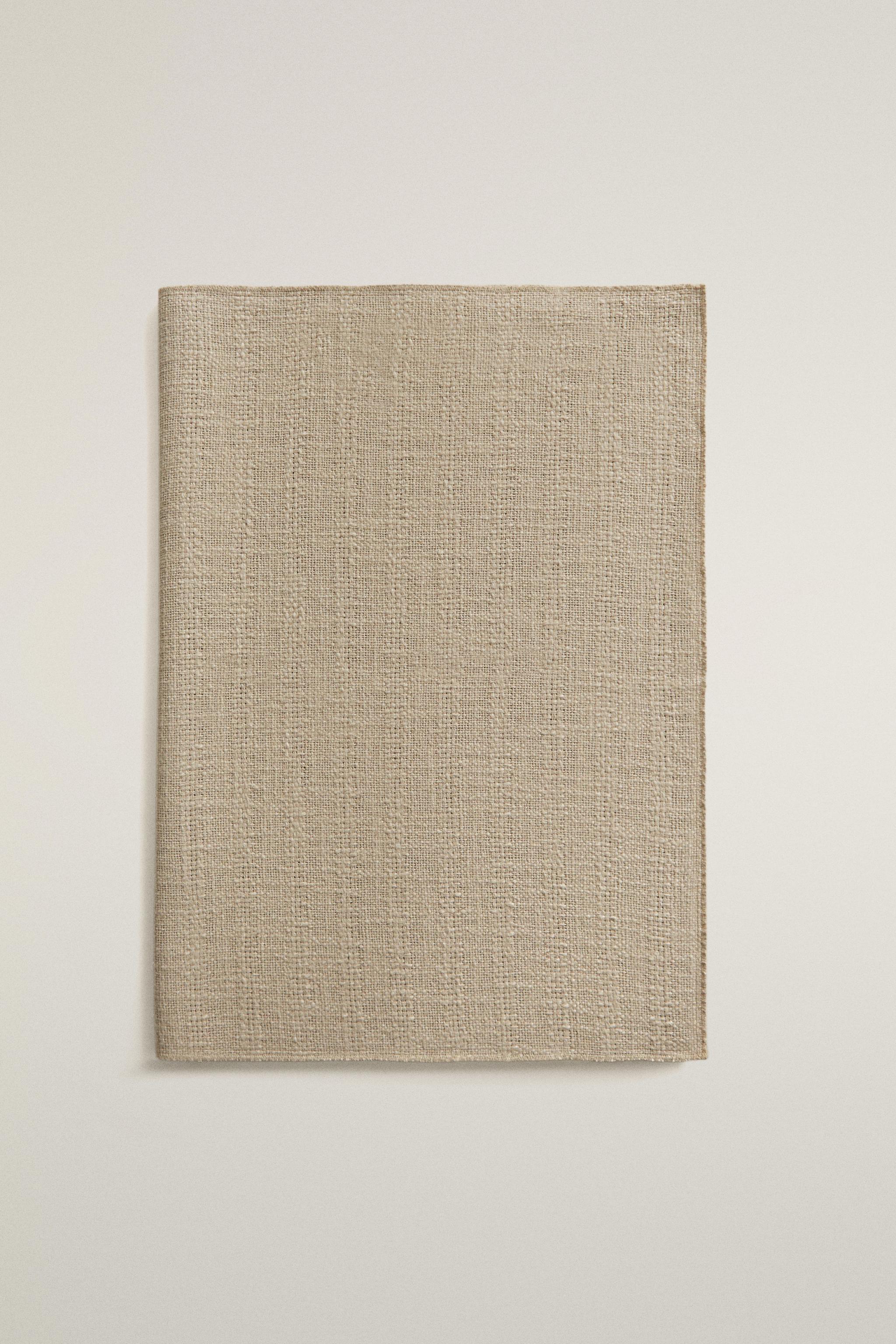 TEXTURED LINEN TABLE RUNNER