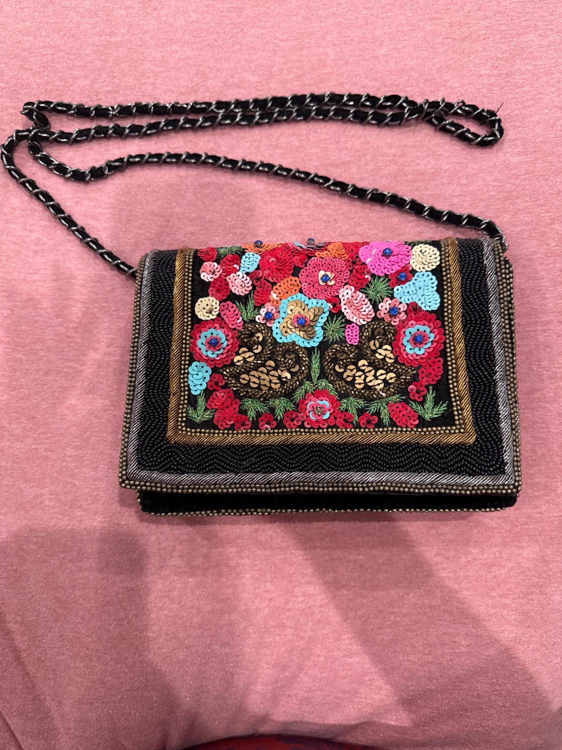 EMBROIDERED CROSSBODY FLAP BAG - Image 2