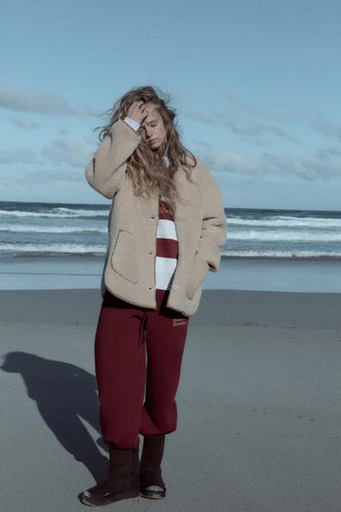КУРТКА-ДУБЛЕНКА ИЗ ИСКУССТВЕННОЙ ОВЧИНЫ — СВЕТЛО-КОРИЧНЕВЫЙ от Zara — изображение 0