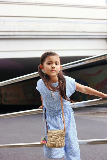 BANDOLERA EFECTO RAFIA CHARM - Blanco Crudo de Zara
