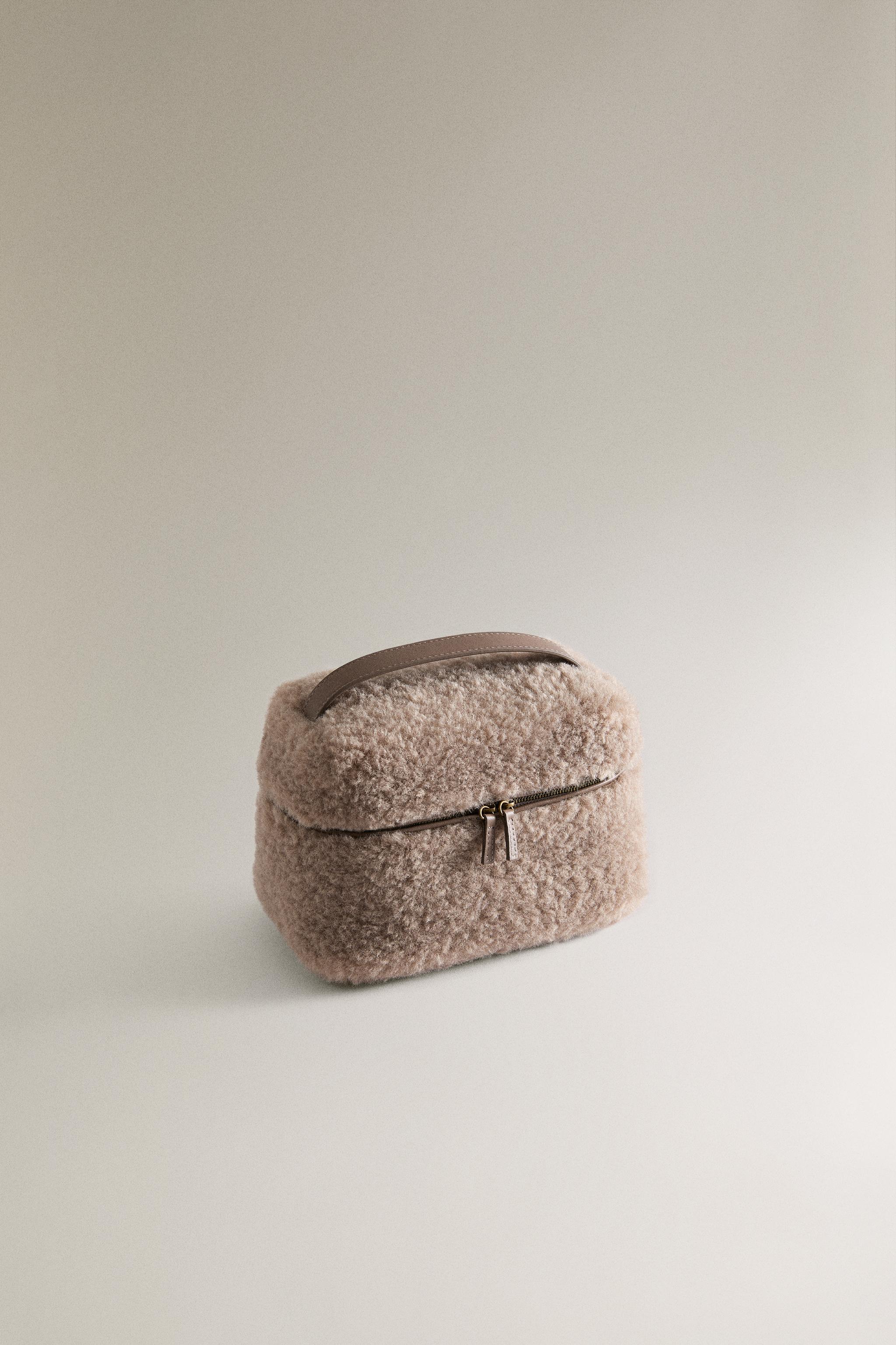 FURRY TOILETRY BAG