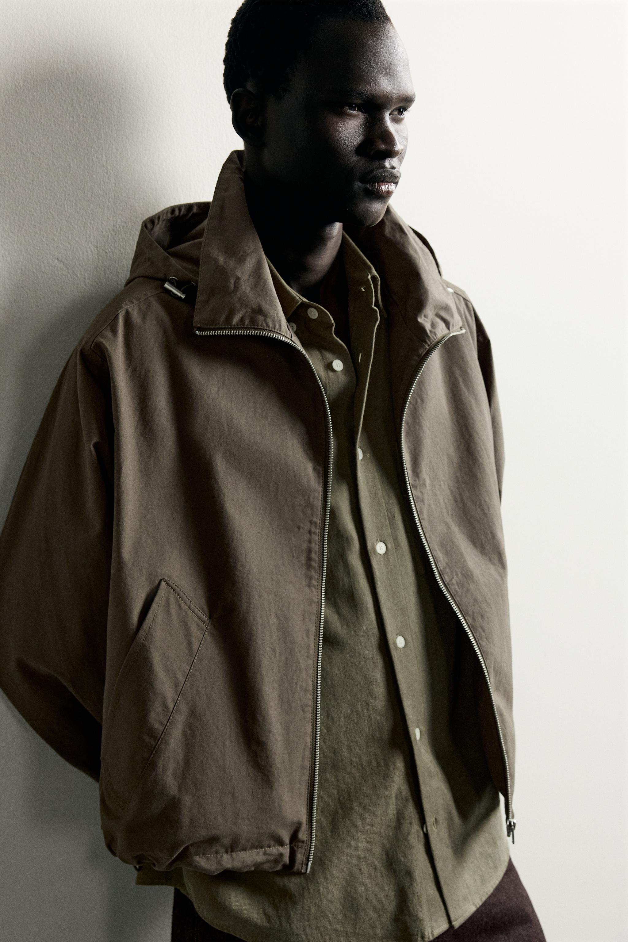 BLOUSON TECHNIQUE CROPPED FIT À CAPUCHE