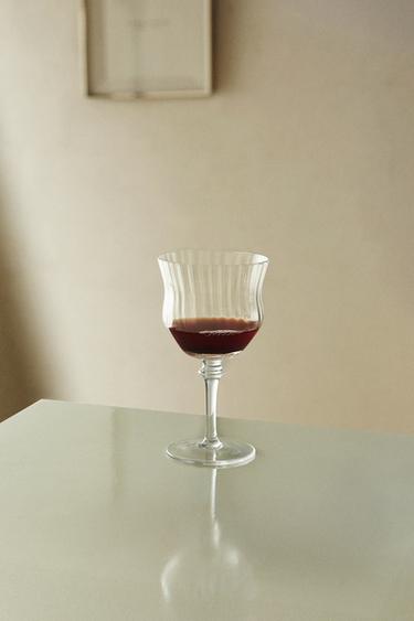 LARGE WINE GLASS WITH RAISED DESIGN - 990 by Zara