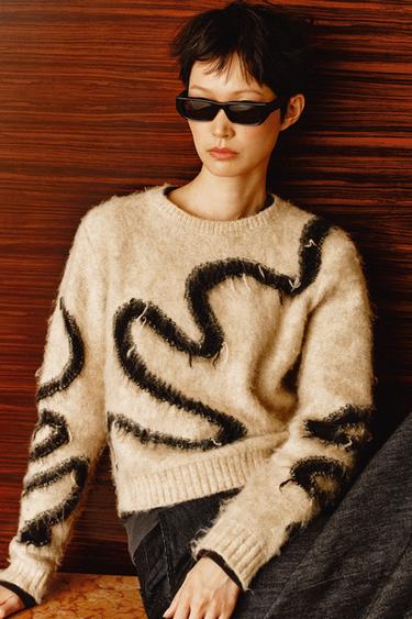 BRUSHED FINISH KNIT SWEATER - Ecru / Black by Zara