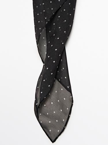 Pañuelo estampado topos 100% seda - Negro de Zara - Imagen 0