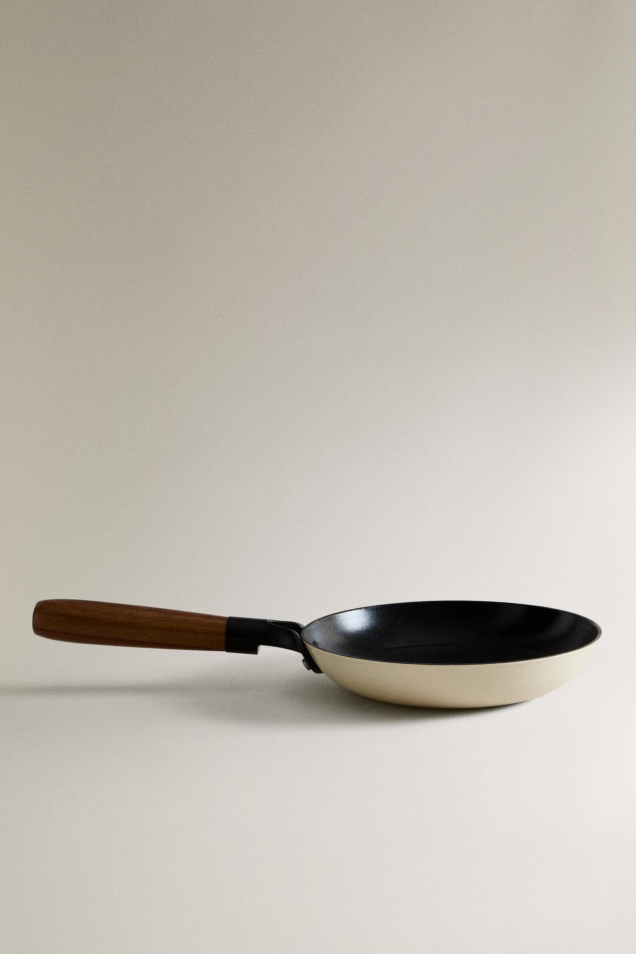 IRON FRYING PAN — Cream