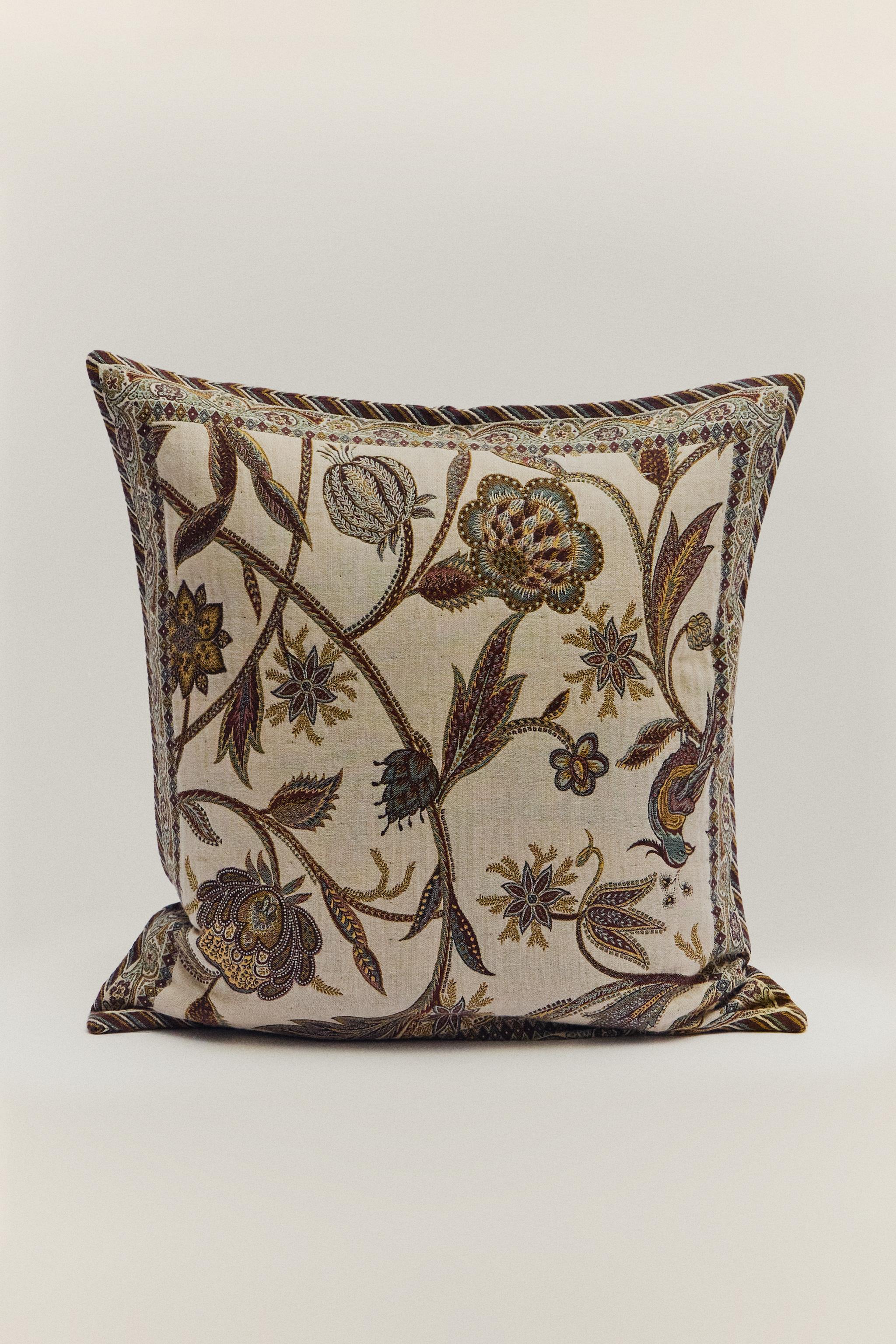 JACQUARD THROW PILLOW COVER