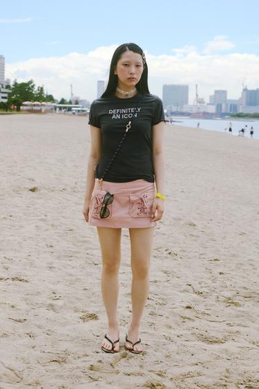 ウォッシュ加工グリッターテキストTシャツカーボングレーZaraのウォッシュ加工グリッターテキストTシャツ - カーボングレー 