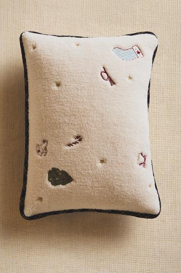 CHILDREN’S CHECKED CHRISTMAS CUSHION COVER - Multicoloured by Zara