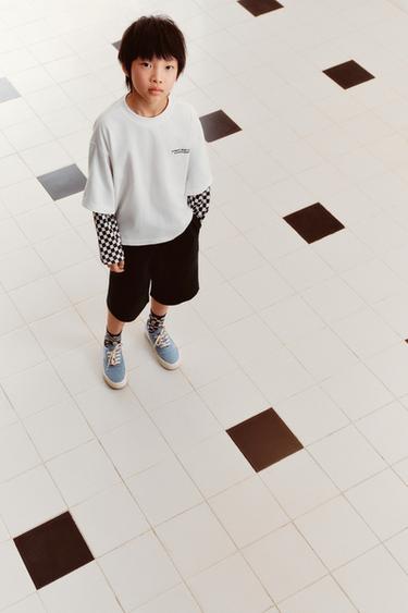 Zara 雙層袖T恤與棋盤格百慕達短褲套裝 - 深無煙煤色