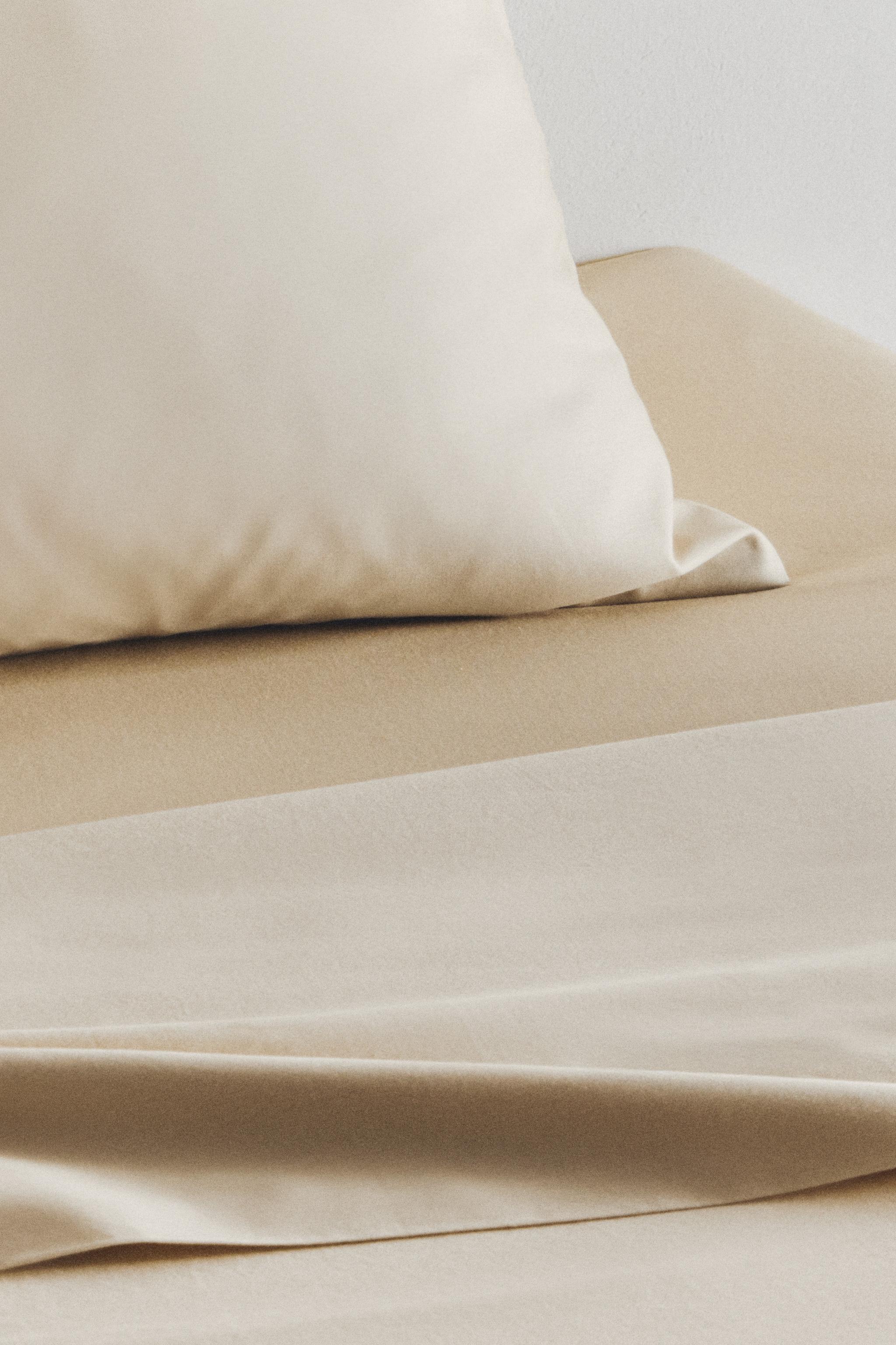 FADED SATEEN FLAT SHEET (300 THREAD COUNT) - Vainilla | ZARA