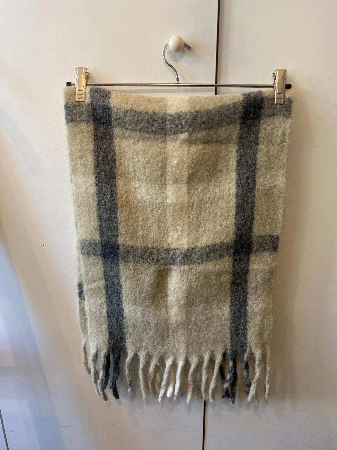 CHECK SCARF WITH FRINGE - Image 3
