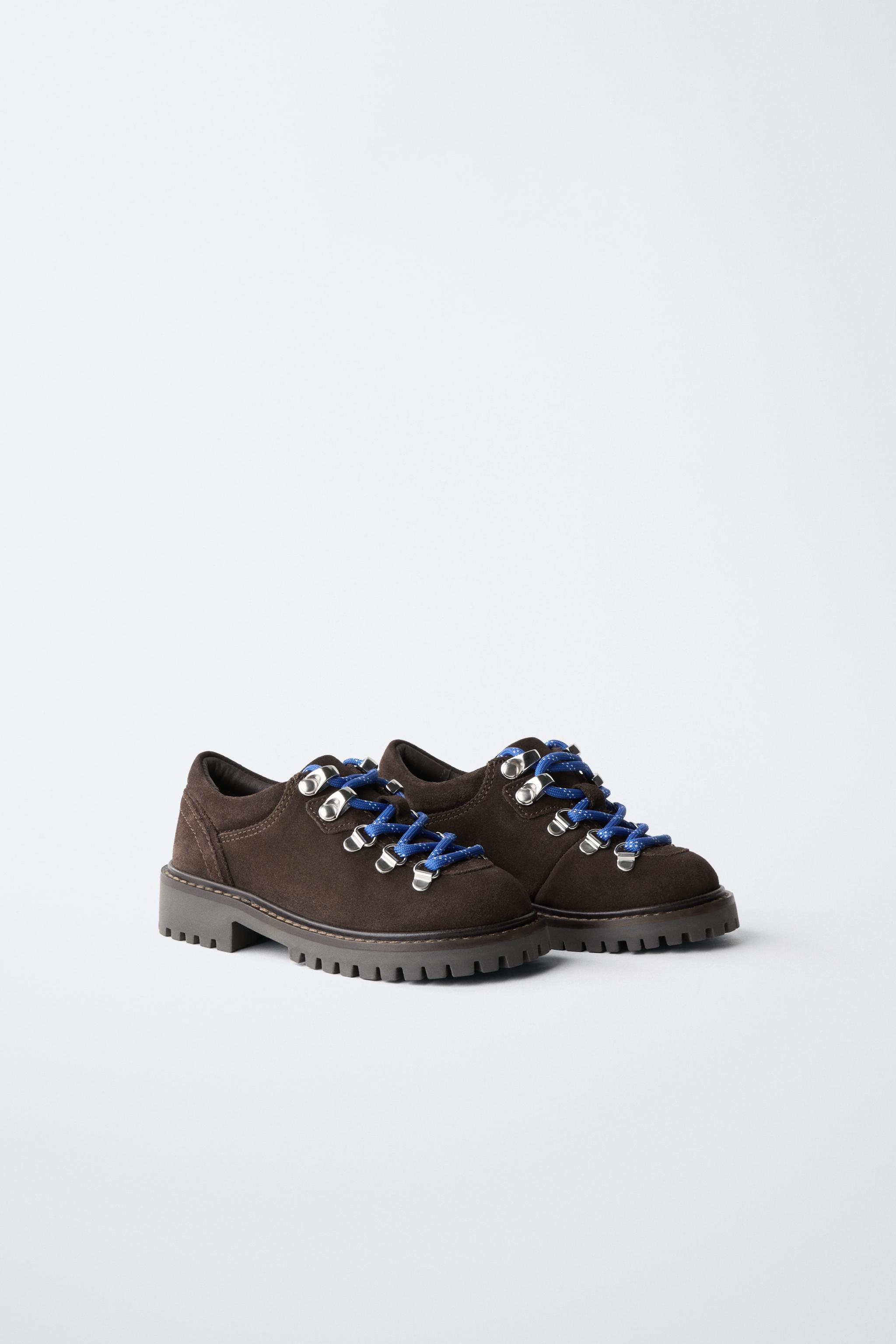 CHAUSSURES EN CUIR À LACETS
