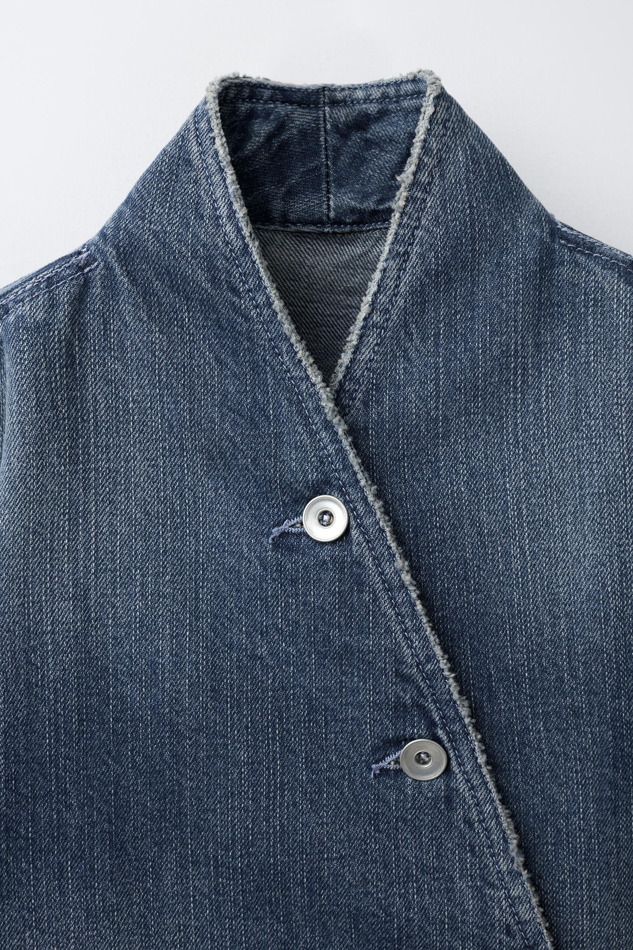 DOUBLE-BREASTED DENIM JACKET