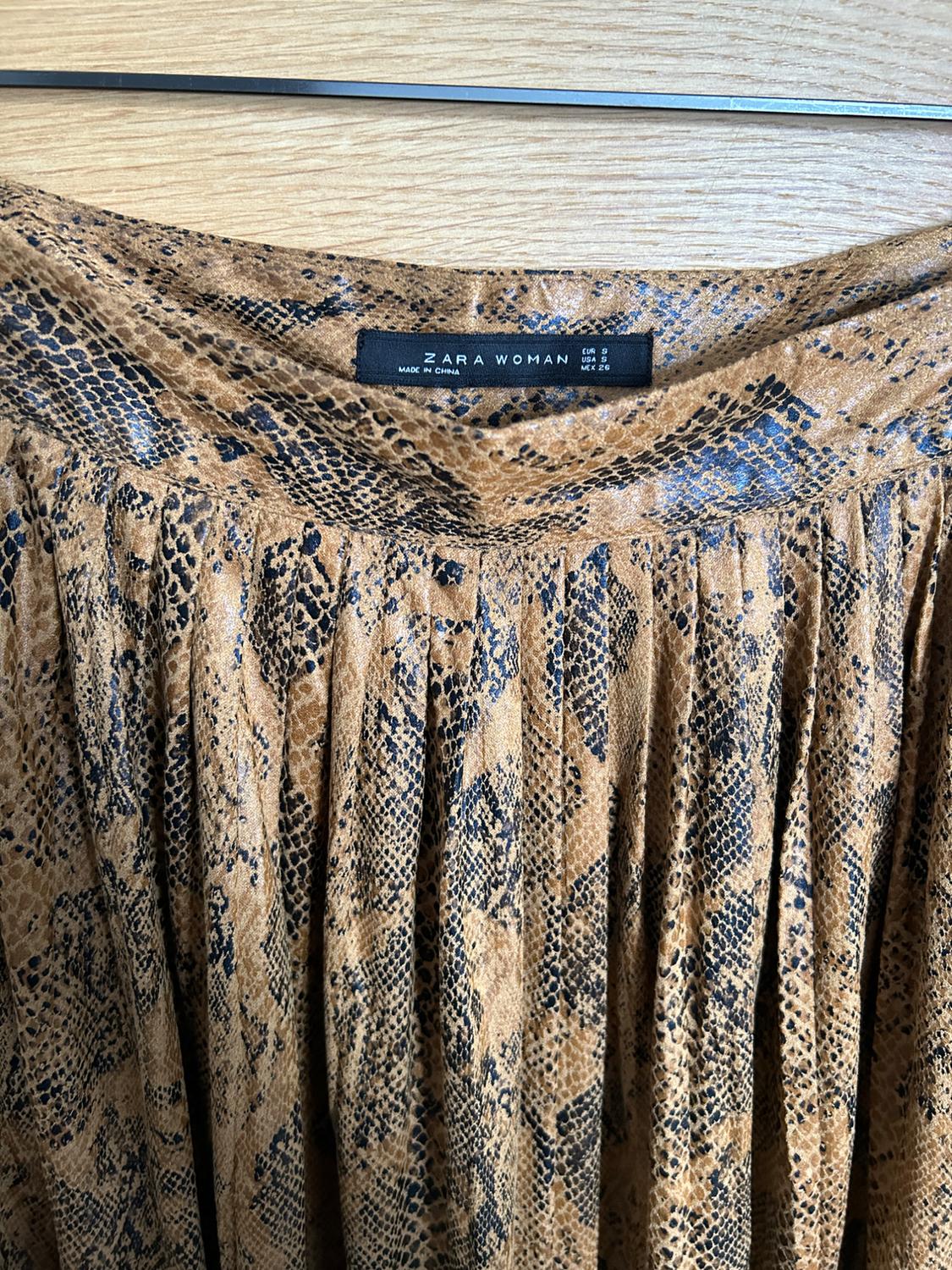SNAKESKIN PRINT PLEATED MIDI SKIRT - Image 2